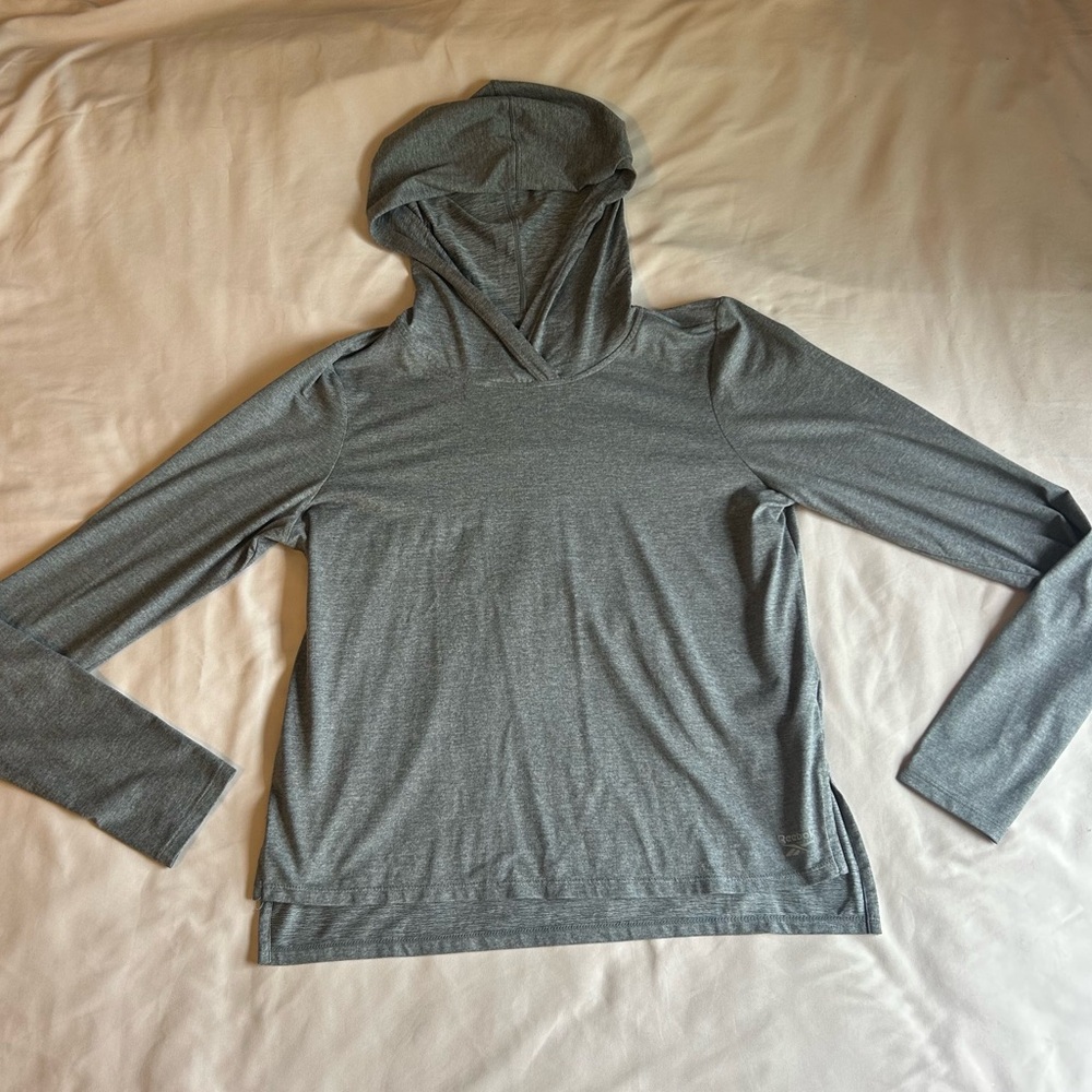 Reebok Lightweight Athletic Pullover - Size M